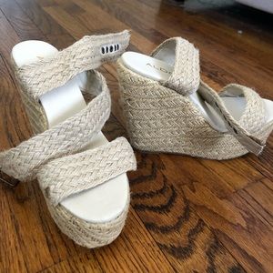 Aldo platform wedge size 7 (37)